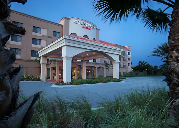 Courtyard By Marriott Stuart